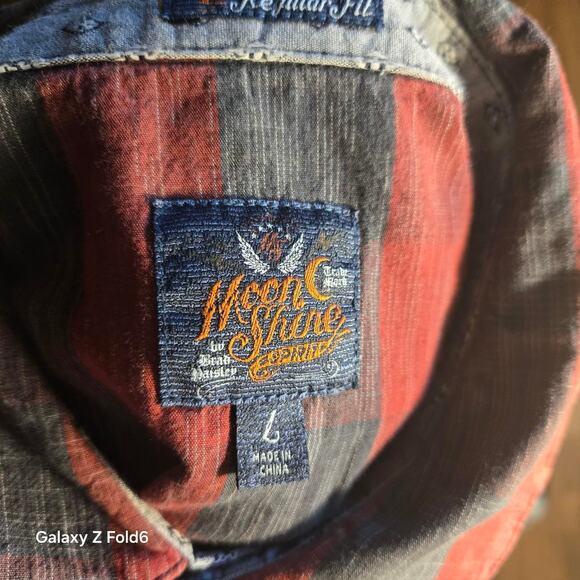 Moon shine red and black button down long sleeve size large - Picture 5 of 8